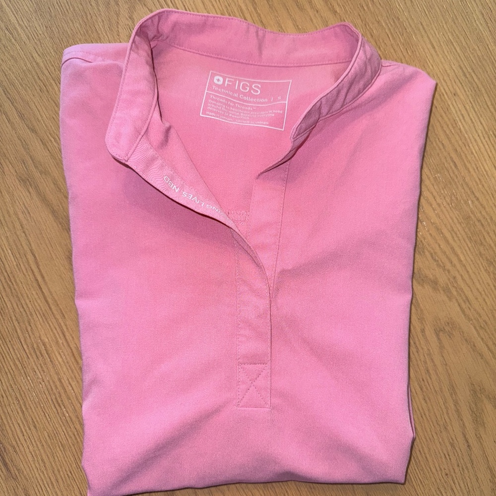 FIGS | WOMEN'S RAFAELA TOP [CHALK PINK]